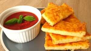 Read more about the article KETO chlebek serowy