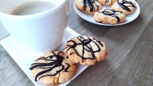 Read more about the article KETO ciasteczka, tylko 8 węgli