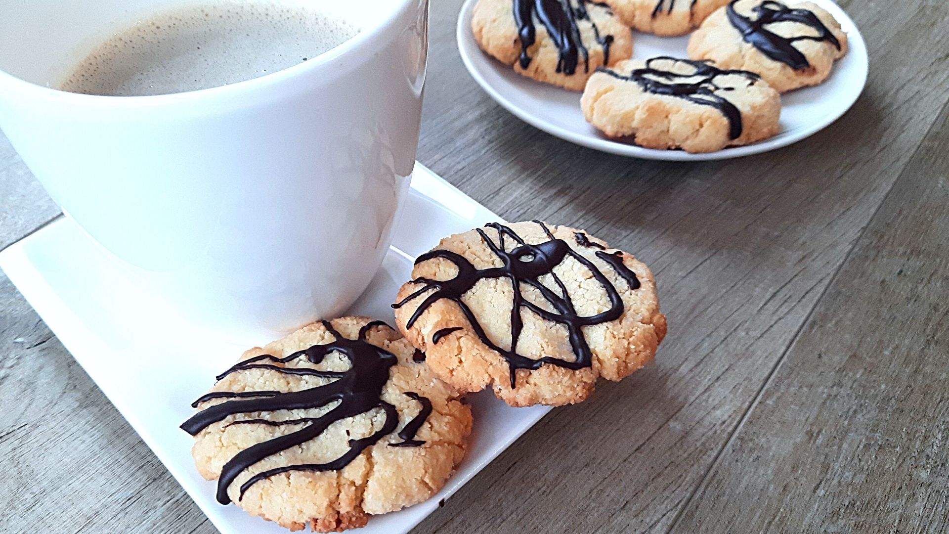 You are currently viewing KETO ciasteczka, tylko 8 węgli