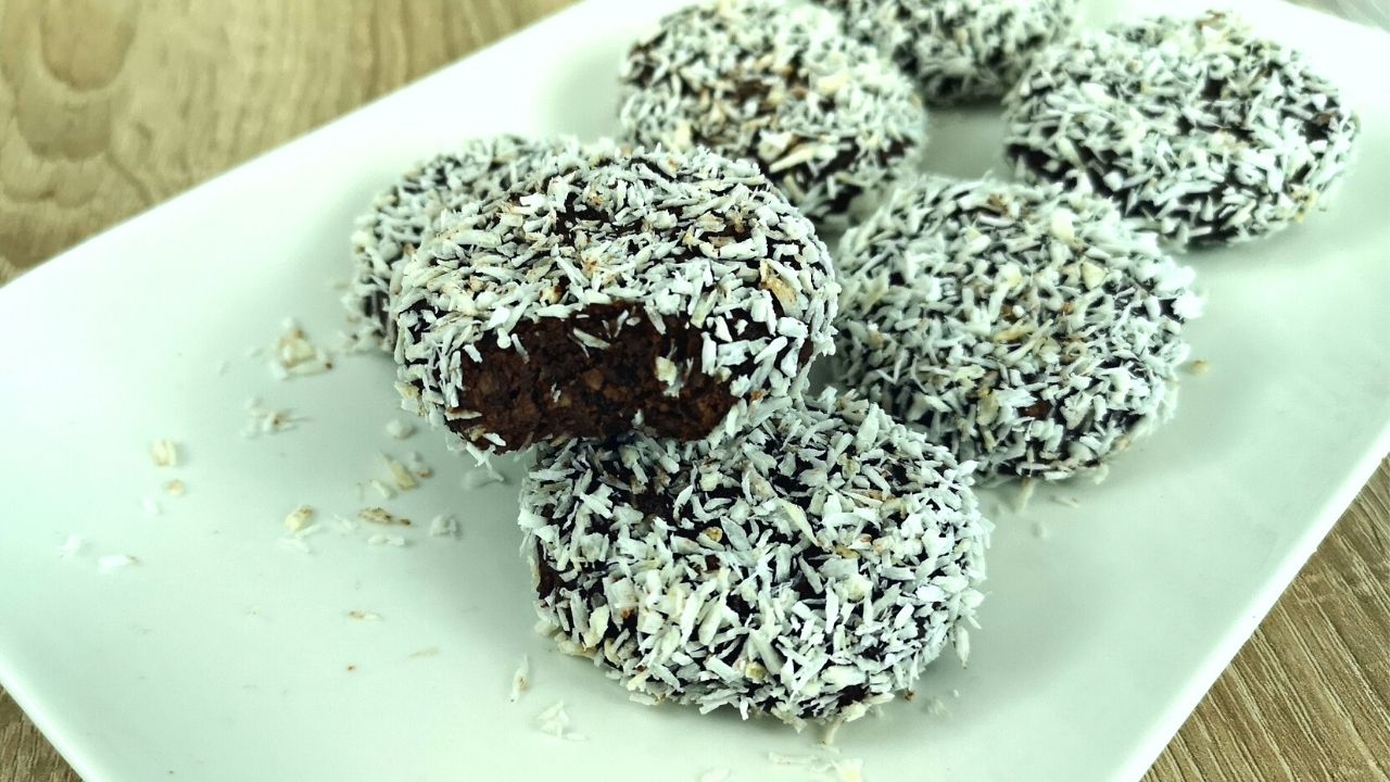 You are currently viewing KETO jogurtowe ciasteczka bez pieczenia