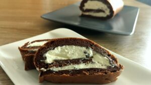 Read more about the article KETO rolada biszkoptowa z mascarpone