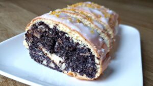 Read more about the article Pyszny makowiec na Święta bez cukru