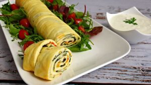 Read more about the article KETO ROLADA NALEŚNIKOWA z warzywami