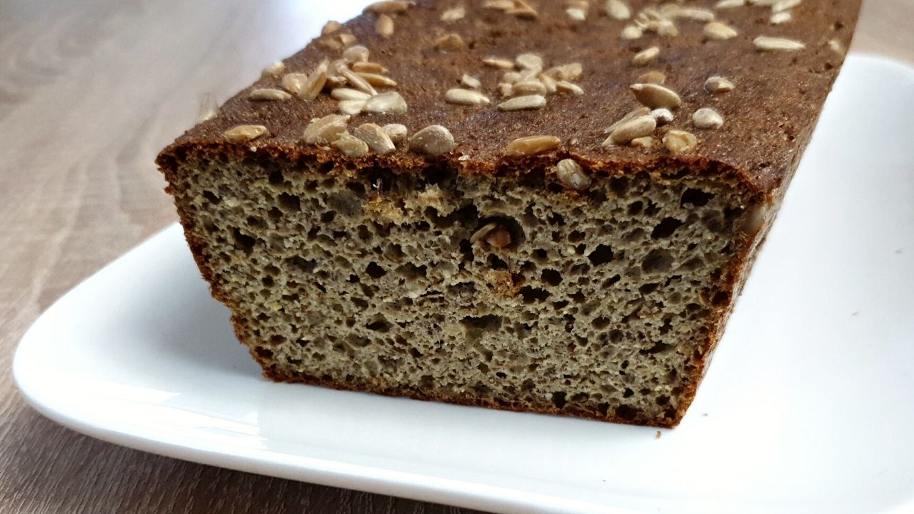 You are currently viewing KETO chleb bez mąki i orzechów