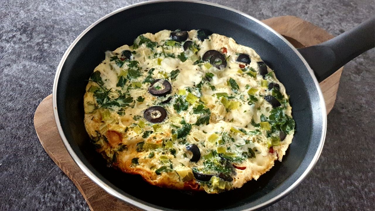 You are currently viewing KETO OMLET z mozzarellą