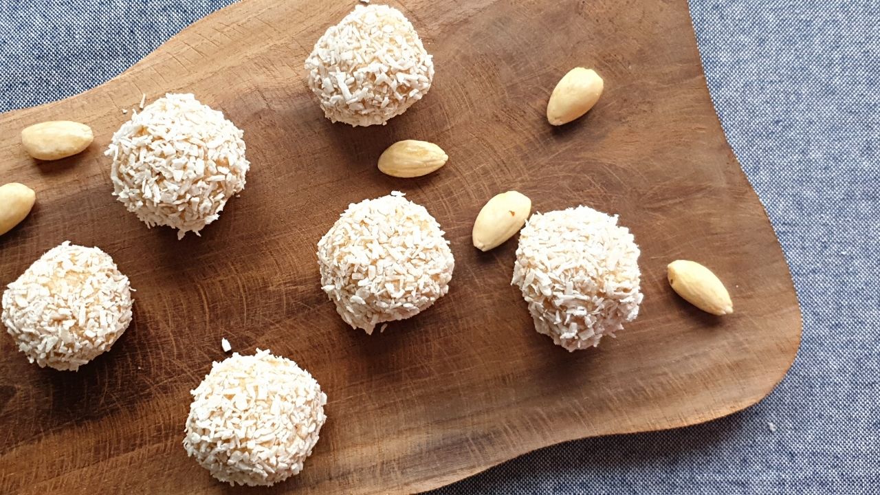 You are currently viewing Kokosowe kulki z niespodzianką