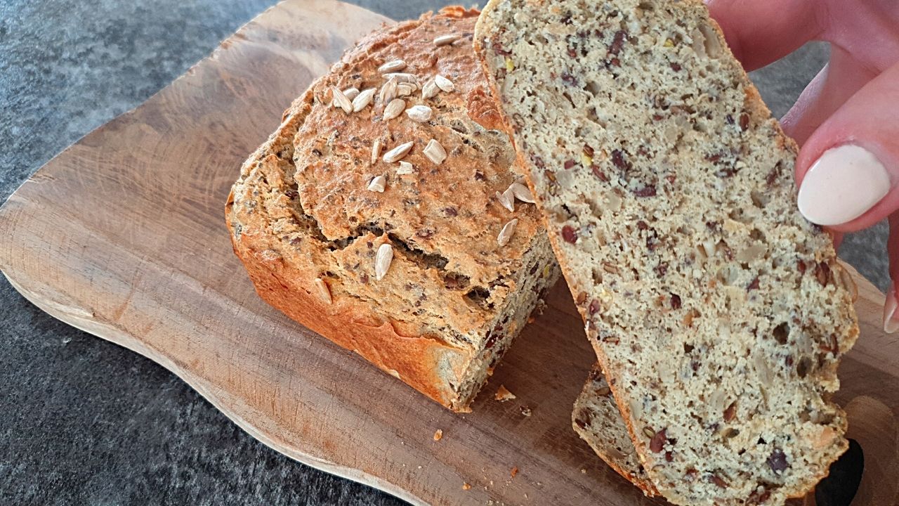 Przepis na prosty KETO CHLEB