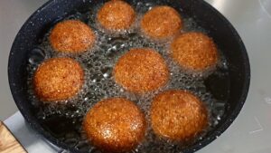 Read more about the article Przepis na KETO pączki bez nabiału i mąki kokosowej