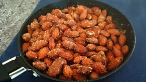 Read more about the article KETO MIGDAŁY W KARMELU W 10 MINUT