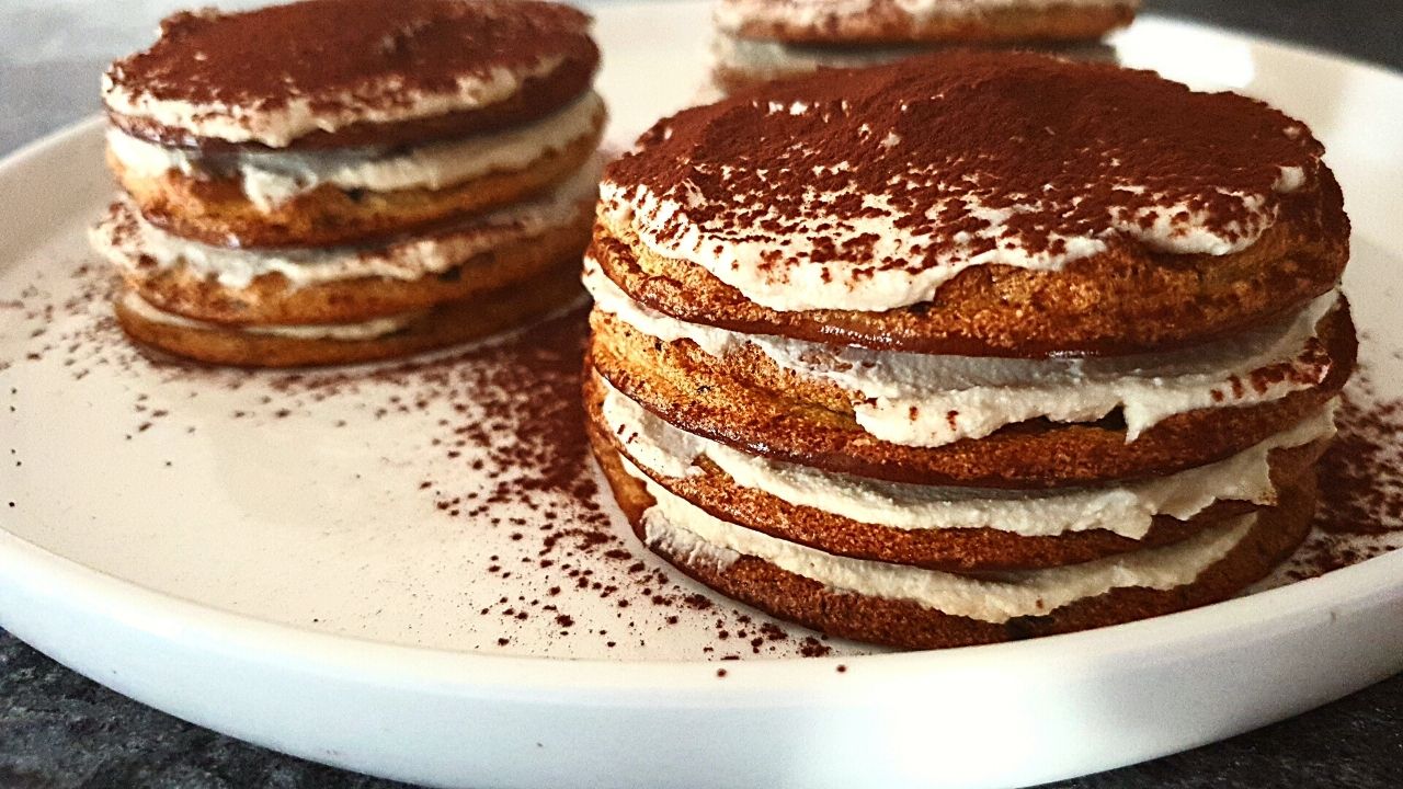 You are currently viewing LEKKI KAWOWY KETO DESER | Mini tiramisu