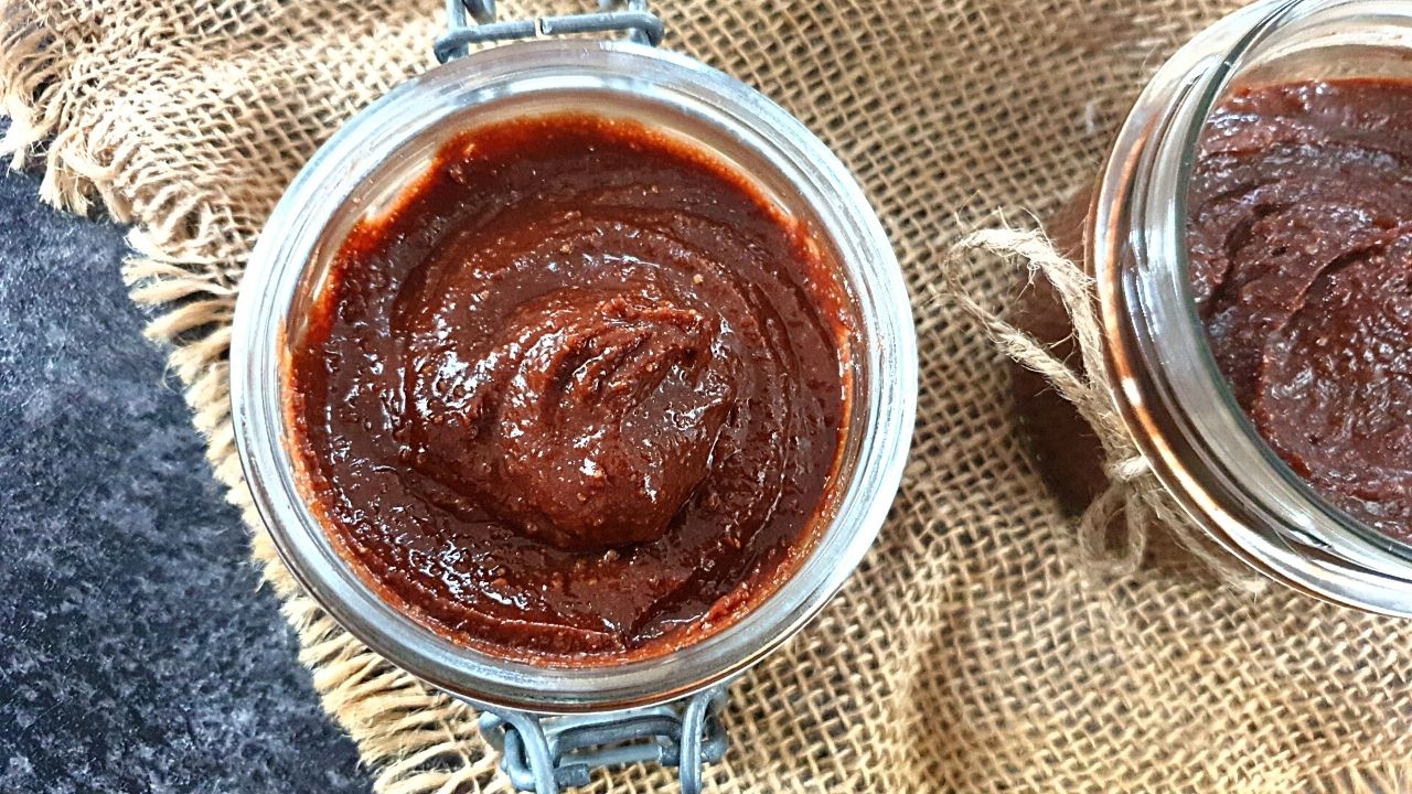 You are currently viewing DOMOWA NUTELLA BEZ CUKRU W 10 MINUT