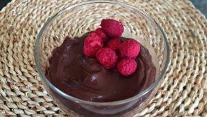 Read more about the article KETO KREM CZEKOLADOWY- Jak zrobić deser z 5 składników