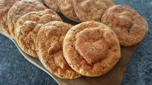 Read more about the article KETO| Przepis na NIESAMOWITE Chlebki chmurki z czekoladą