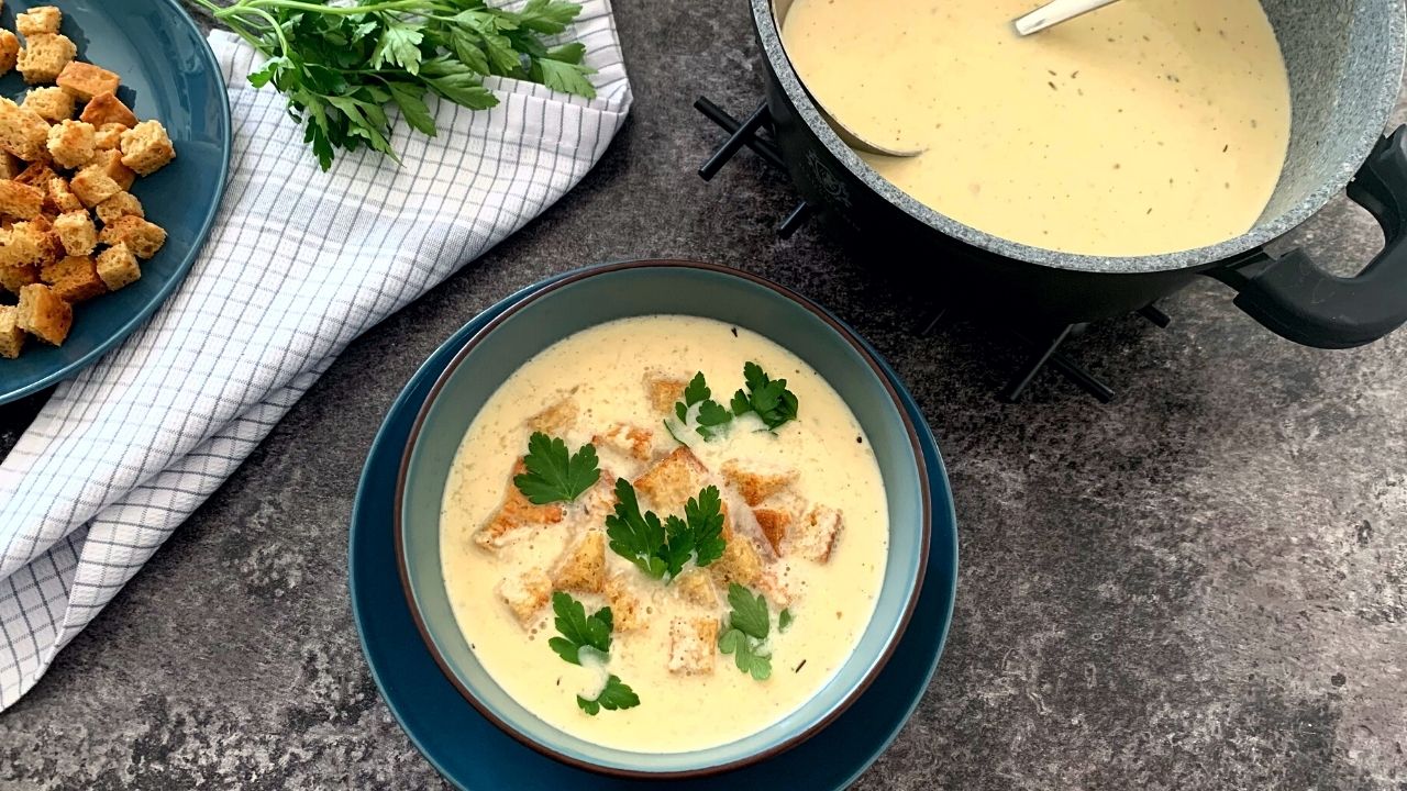 KETO Zupa serowo-cebulowa