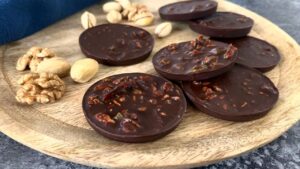 Read more about the article KETO czekoladowe ciastka w kilka minut, bez pieczenia