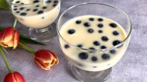 Read more about the article KETO gotowany sernik z owocami, bardzo kremowy