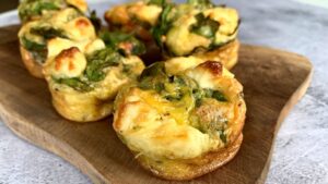 Read more about the article KETO Muffinki z serem feta i szpinakiem