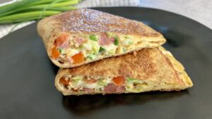 Read more about the article KETO tortilla z serem i warzywami