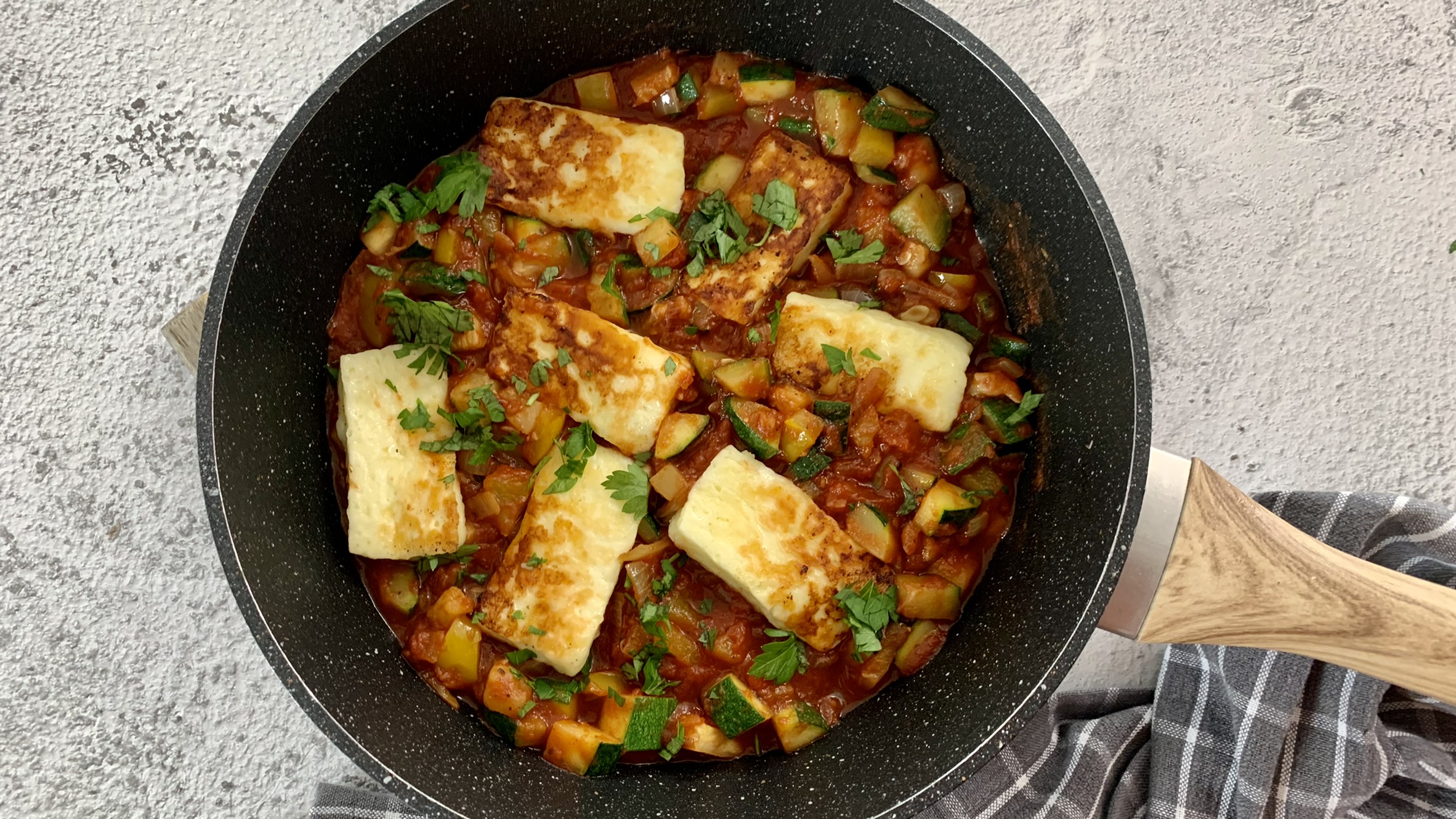 You are currently viewing Sycące i pyszne śniadanie z serem Halloumi