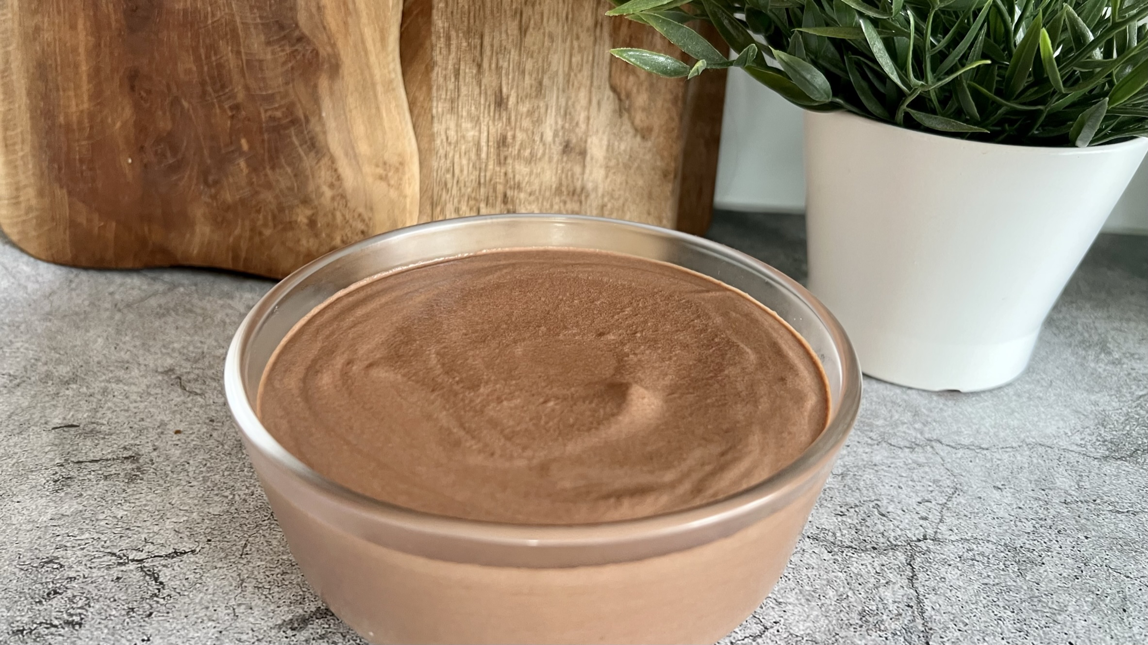 You are currently viewing Bajeczny mus czekoladowy, delikatny jak chmurka, zaledwie z 2 składników