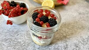 Read more about the article KETO sernik w słoiczku – DESER IDEALNY w 5 minut