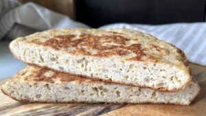 Read more about the article KETO chlebek z patelni gotowy w mniej niż 15 minut. Tylko 3 g węglowodanów