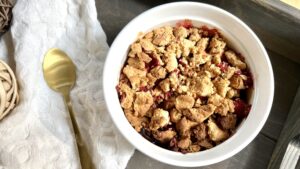 Read more about the article Prosty sposób na owoce pod kruszonką w stylu KETO | LOW CARB