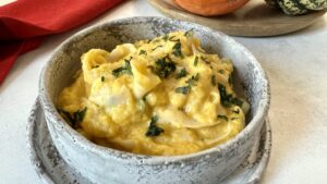 Read more about the article Dyniowe Mac & Cheese – Jesienny przysmak na Twoim talerzu w wersji niskowęglowodanowej???