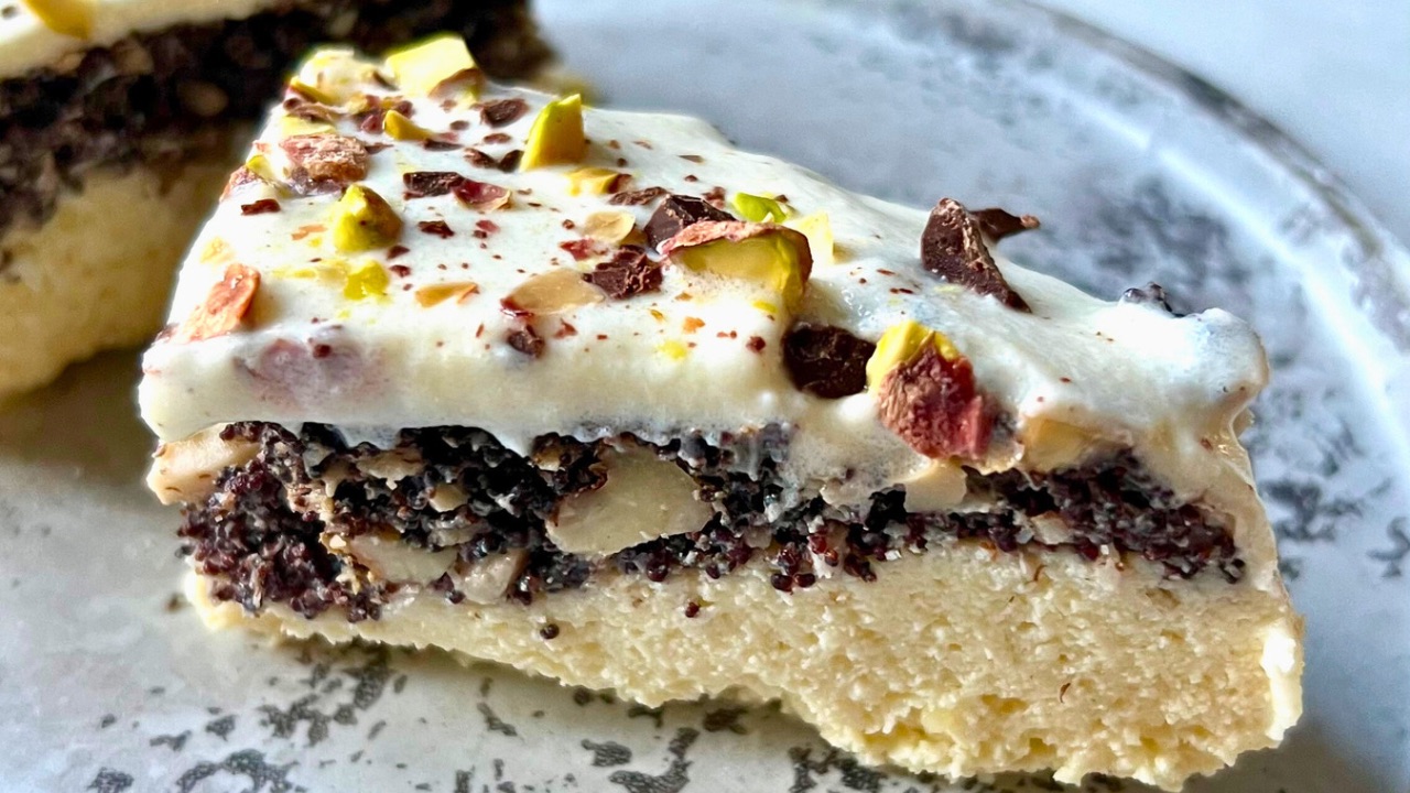 You are currently viewing KETO SEROMAKOWIEC. Przygotuj pyszne ciasto bez cukru na Boże Narodzenie