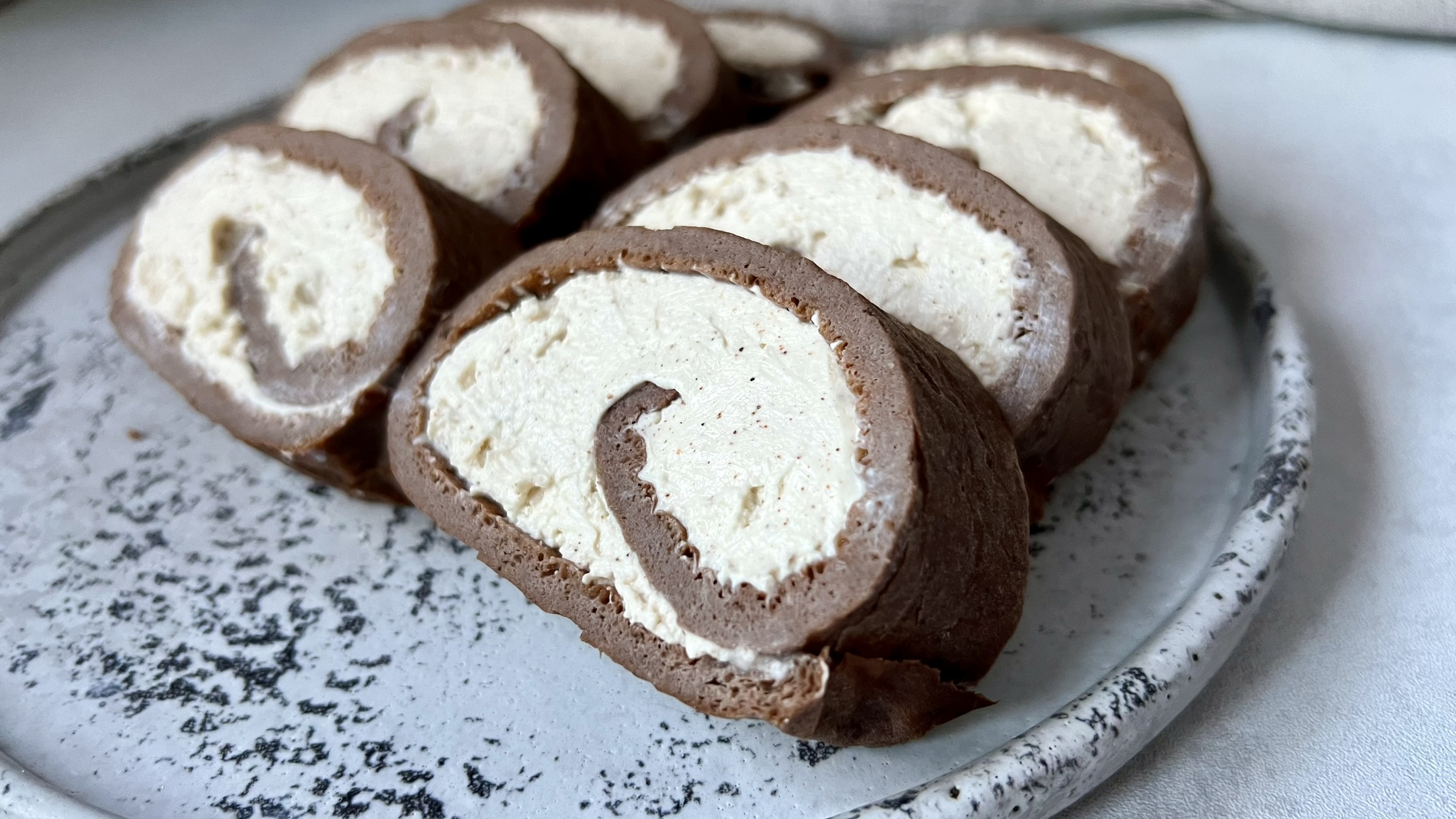 You are currently viewing KETO CYNAMONKI z kremowym nadzieniem