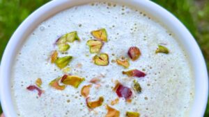 Read more about the article Domowy Pistacjowy Mrożony Jogurt