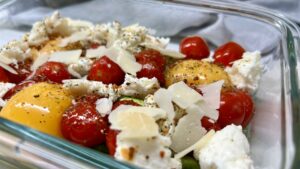 Read more about the article Zapiekane szparagi z mozzarellą