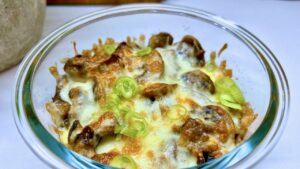 Read more about the article KETO pieczarki pod serową pierzynką. Przygotuj pyszne danie bez mięsa