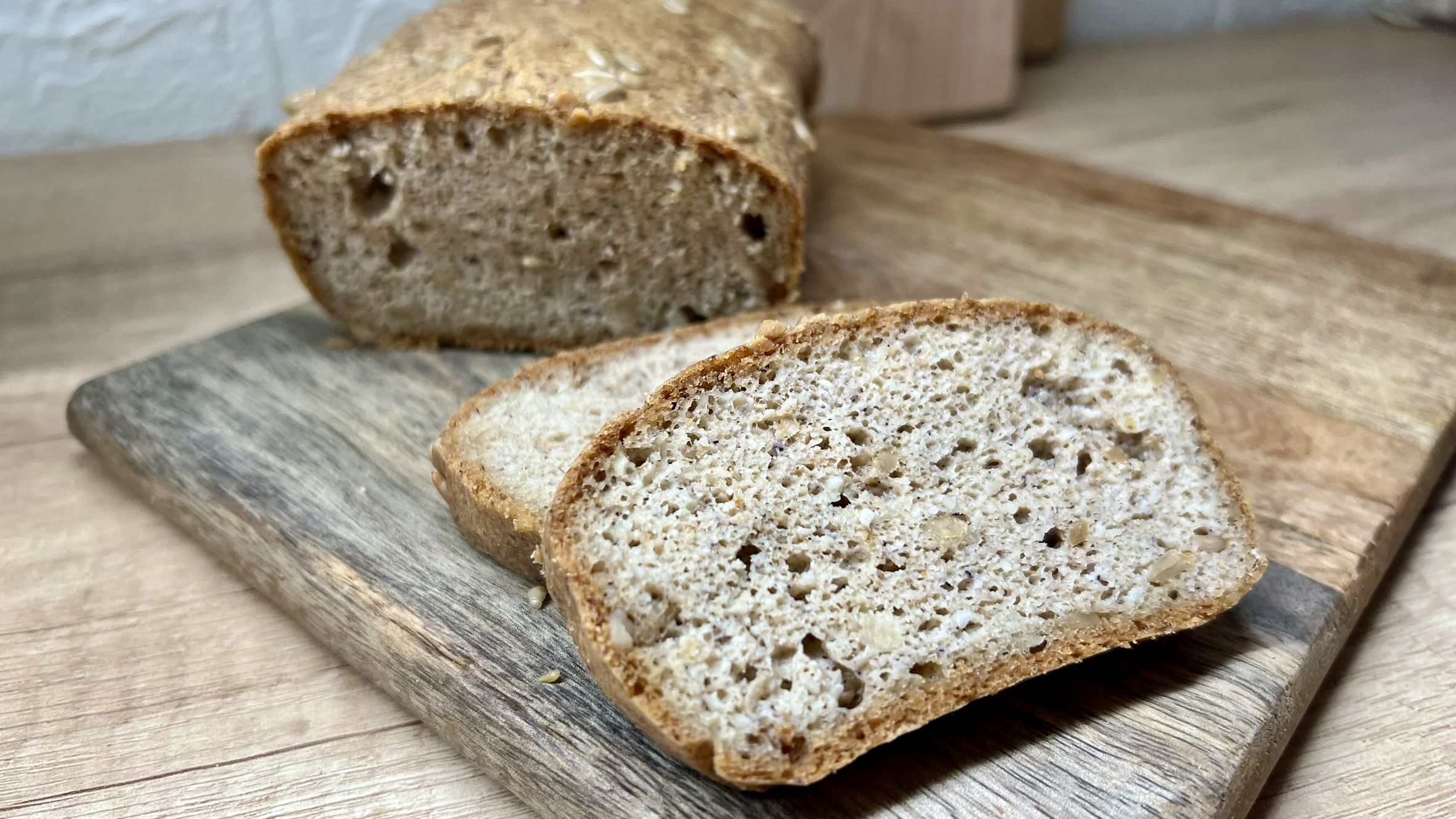 You are currently viewing Prosty Przepis na Pyszny KETO “Razowy” Chleb ?