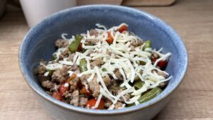 Read more about the article Danie z Patelni w 20 Minut – Proste i Niskowęglowodanowe