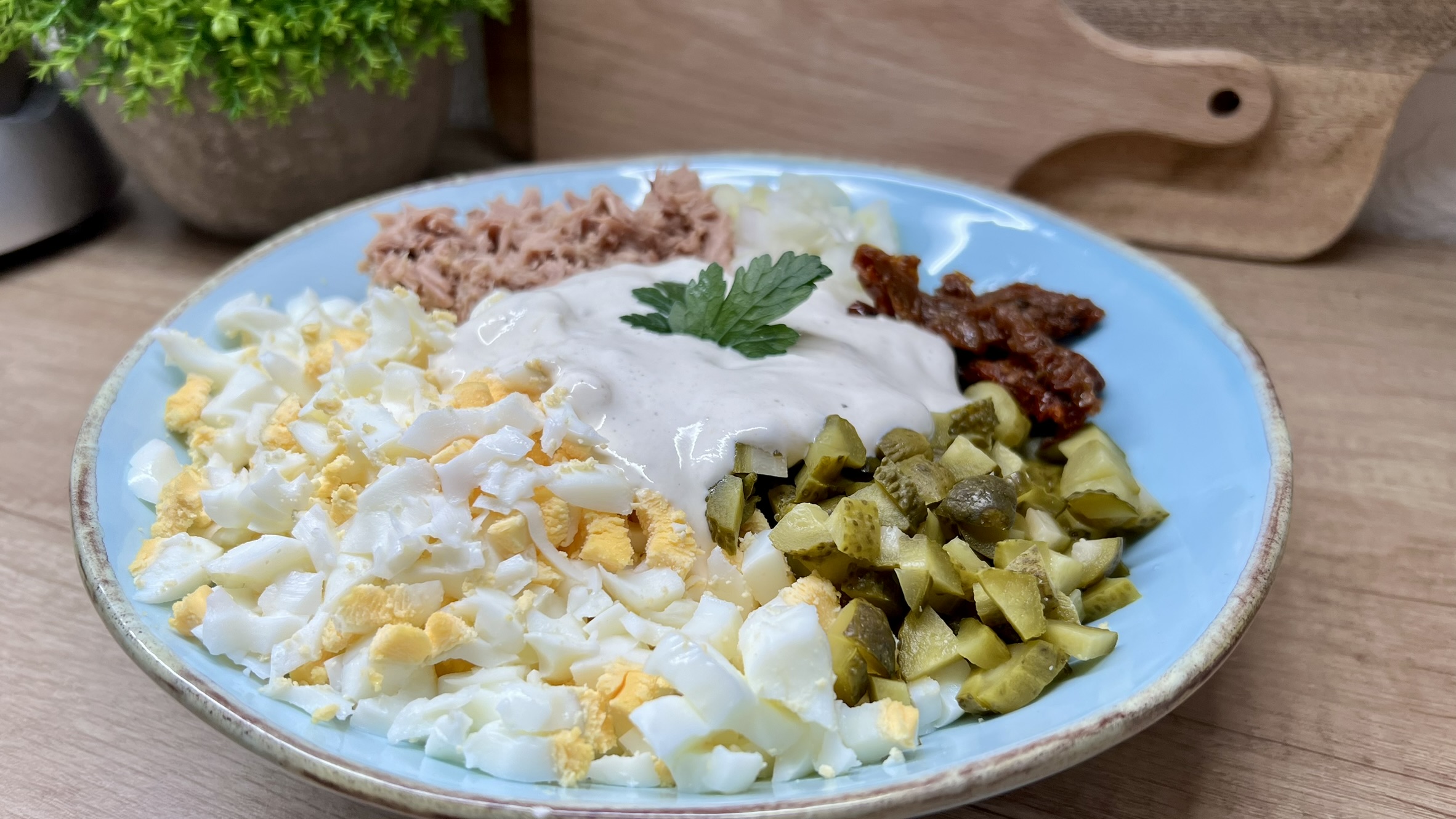 You are currently viewing Najlepsza Sałatka z Tuńczykiem w 10 Minut – Przepis Który MUSISZ Znać