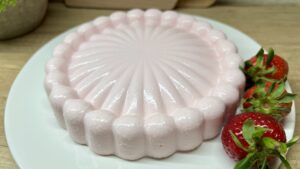 Read more about the article Ekspresowy Sernik z Serków Wiejskich, Który Zrobisz Bez Cukru