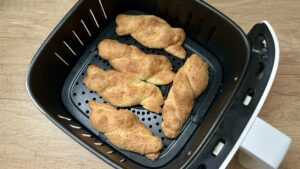 Read more about the article Bułeczki Czosnkowe z Air Fryera BEZ MĄKI