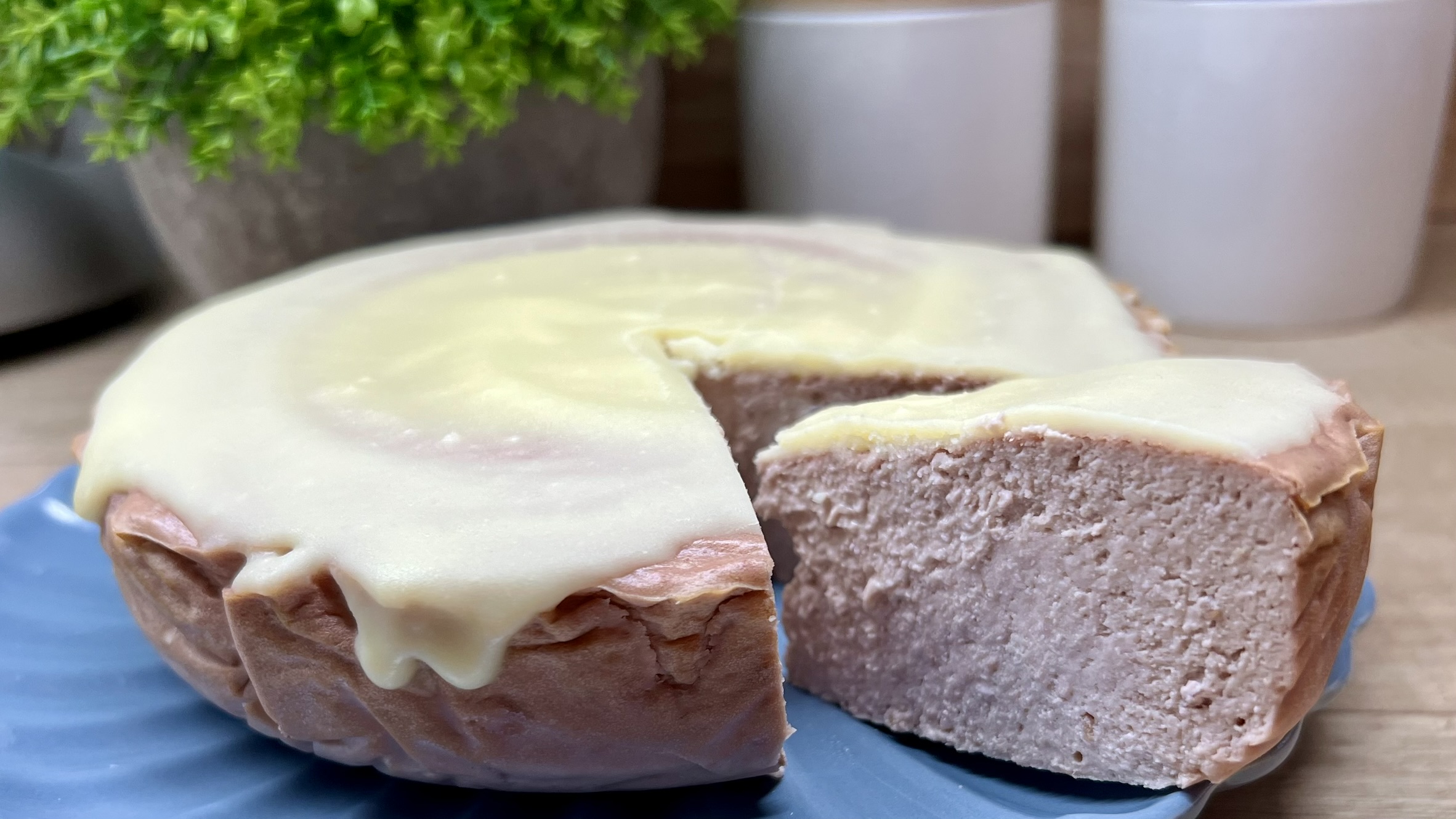 You are currently viewing Malinowy kremowy sernik z białą czekoladą Bez Cukru