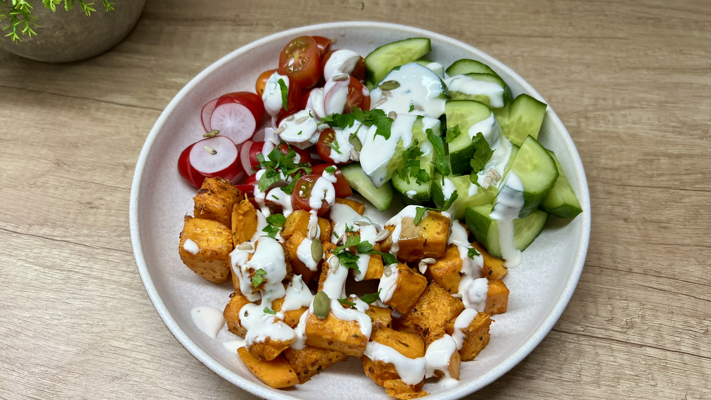 You are currently viewing Prosty Przepis na Pyszną Sałatkę z Dynią z Air Fryer