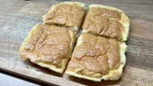 Read more about the article Czym zastąpić tradycyjne pieczywo na diecie KETO? Poznaj przepis na chlebek chmurkę