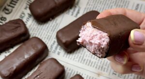 Read more about the article Przygotuj Zdrową Wersję Bounty z Truskawkami