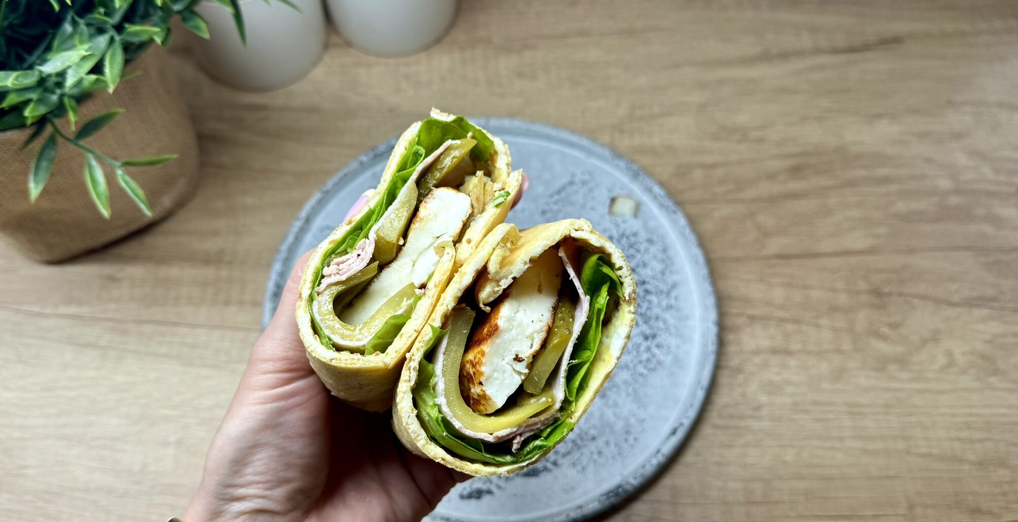 You are currently viewing Szybki i sycący WRAP z Halloumi – wersja LOW CARB