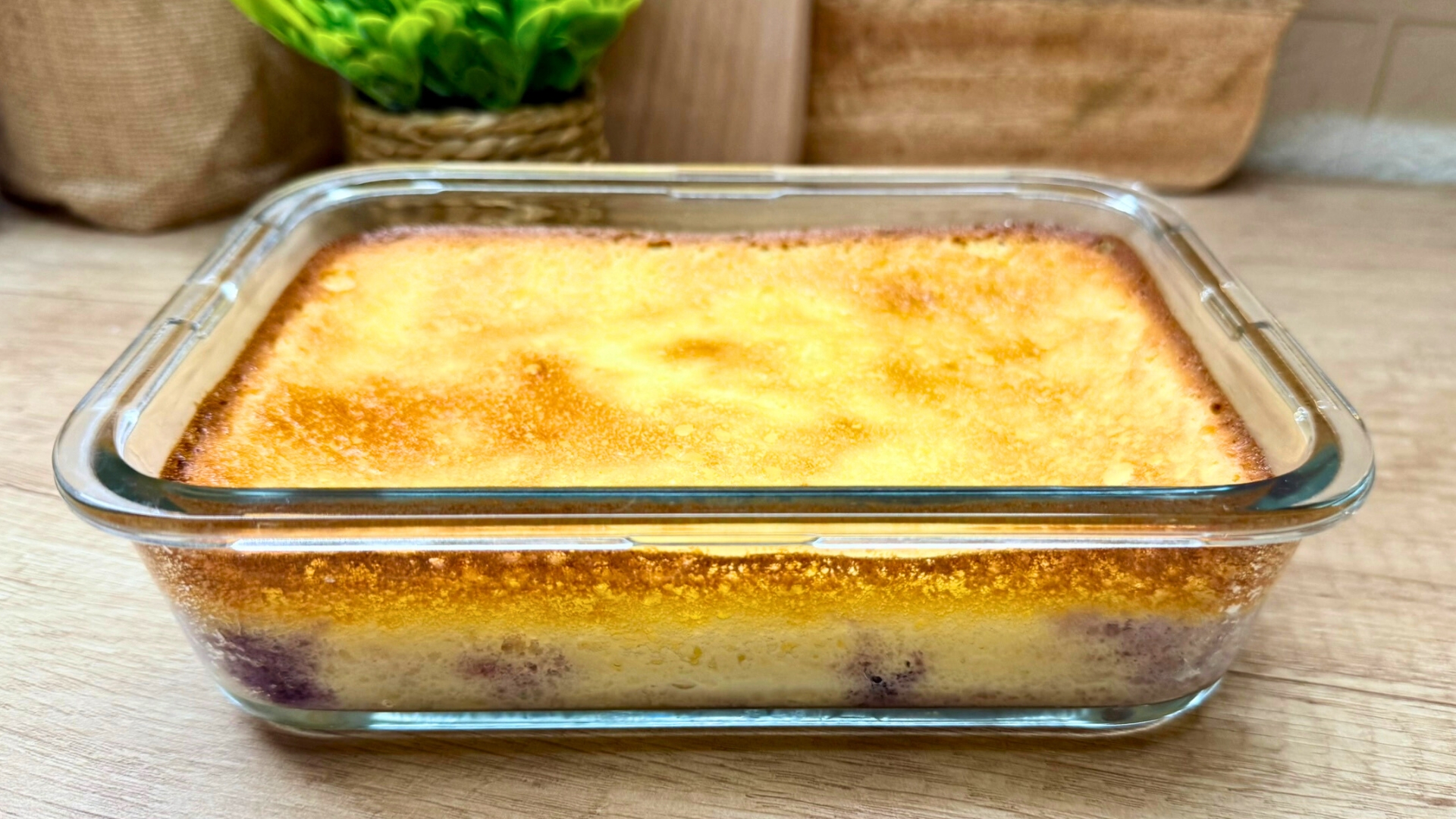 You are currently viewing Proste Jogurtowe Ciasto z Owocami LOW CARB do Lunch Boxa