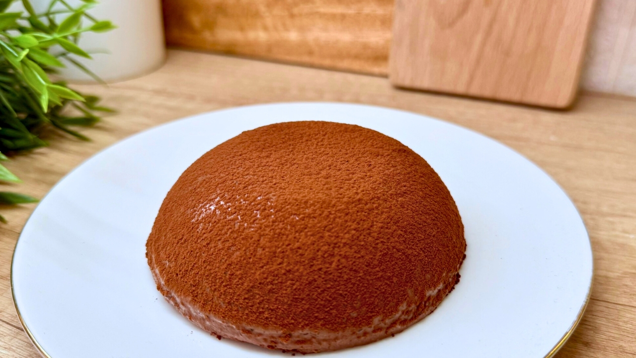 You are currently viewing Lekki i Kremowy Mus Czekoladowy — Bez Pieczenia, Bez Cukru