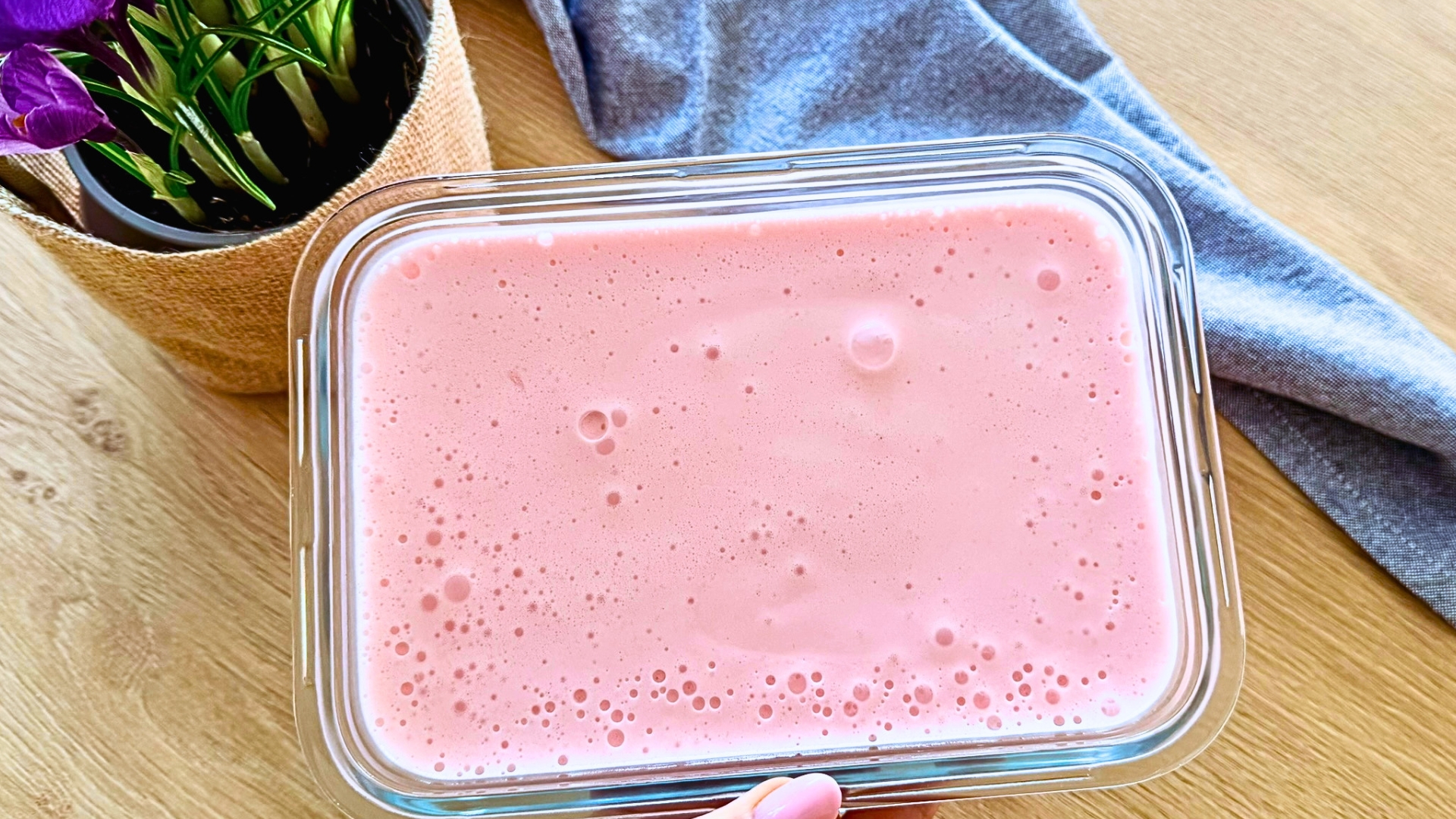 You are currently viewing Pianka z galaretki – lekki i puszysty deser bez cukru